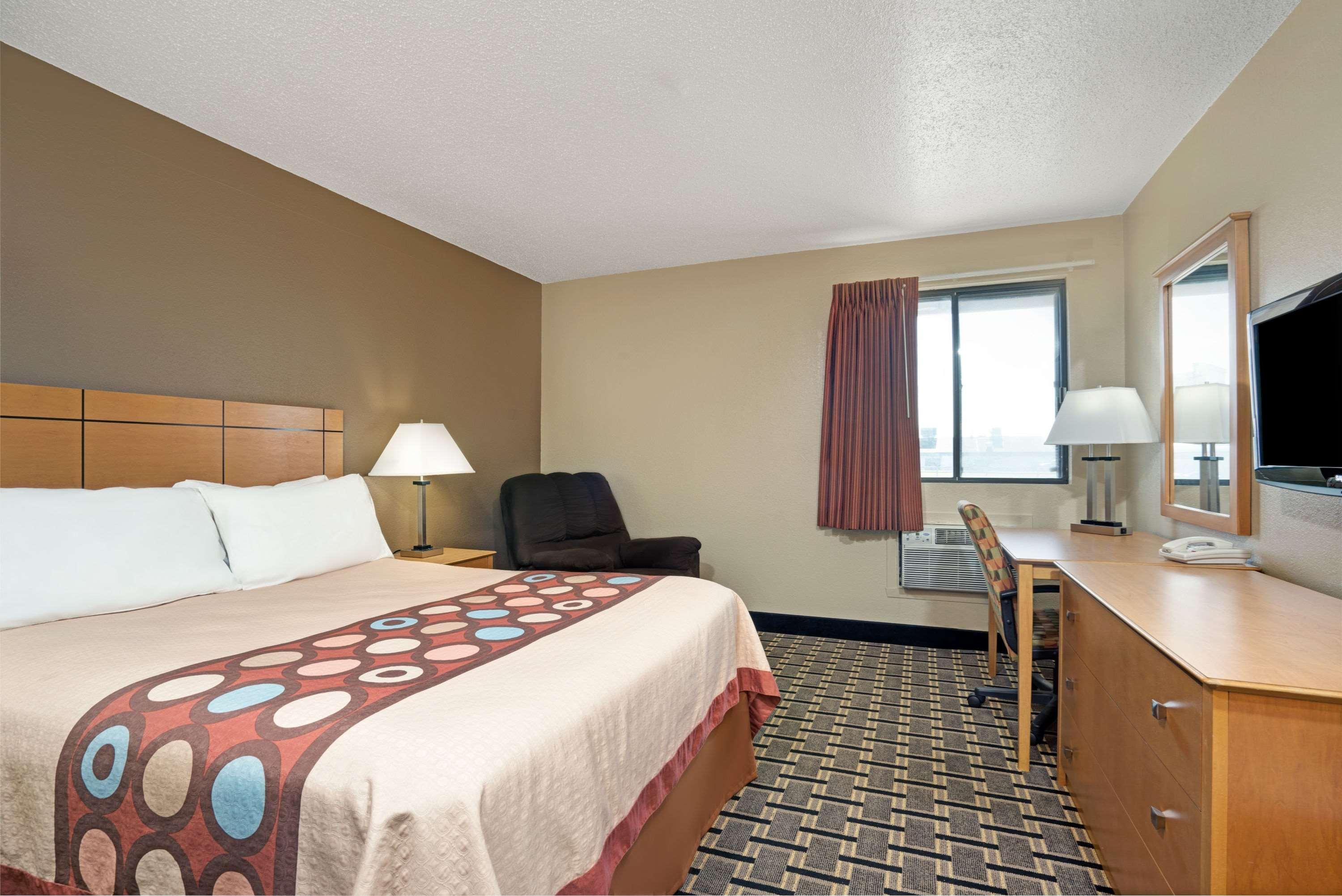Super 8 By Wyndham Melrose Ξενοδοχείο Εξωτερικό φωτογραφία